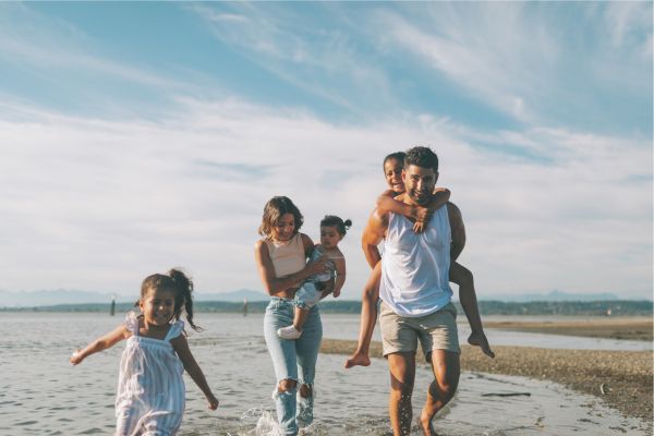 scegliere i vestiti giusti per proteggersi dal sole